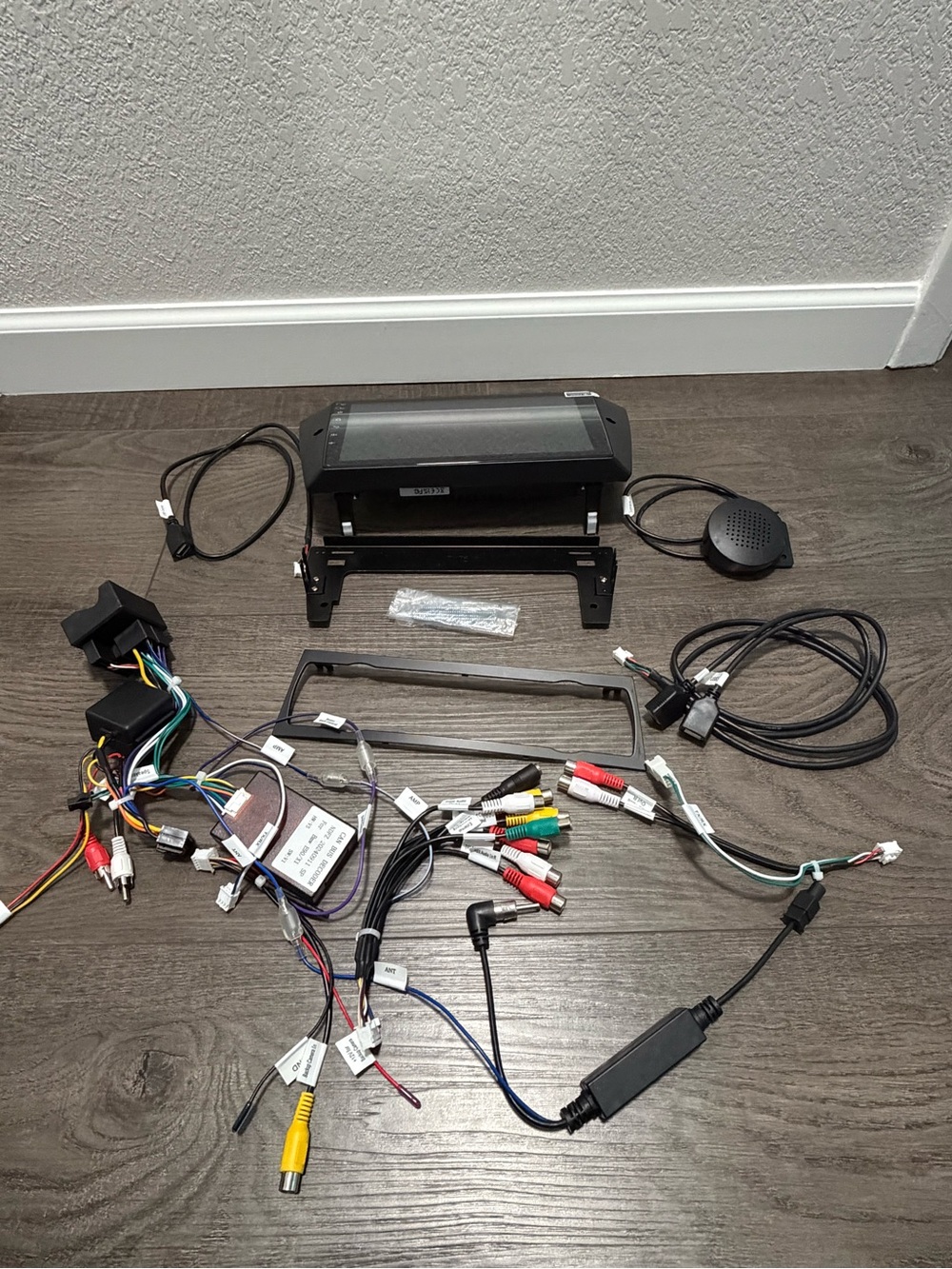 Untested EONON BMW E90 Android Head Unit. E90A13-XI0119